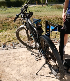 PEBL E-Bike Ladestation Anlehnbügel